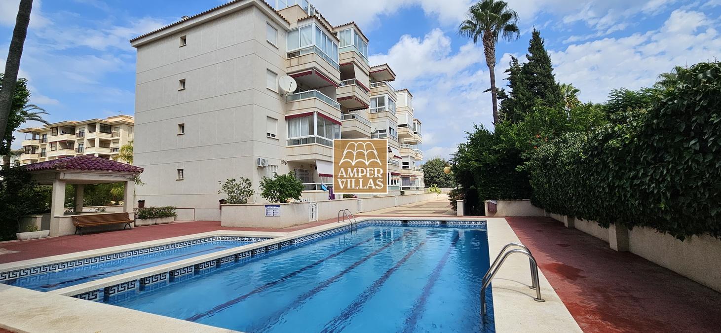 Sunny apartment in the center of Albir